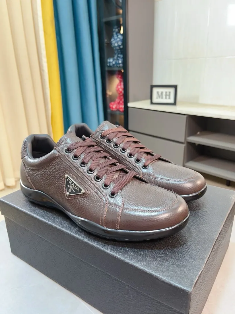 Men's shoes 💰560🌹🌹 High-quality new men's shoes 💰prada (Prada) counters are on the market at the same time. The new men's shoes and 😘fabrics are selected from imported mesh and glue-spraying technology. Imported cowhide lining. 👍🏿High-end☄️Open-molded non-slip rubber outsole, exquisite lines, simple and elegant, comfortable and high-end for leisure travel. Code number: 38 to 44